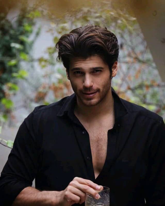 Can Yaman Biyografisi foto galeri 2