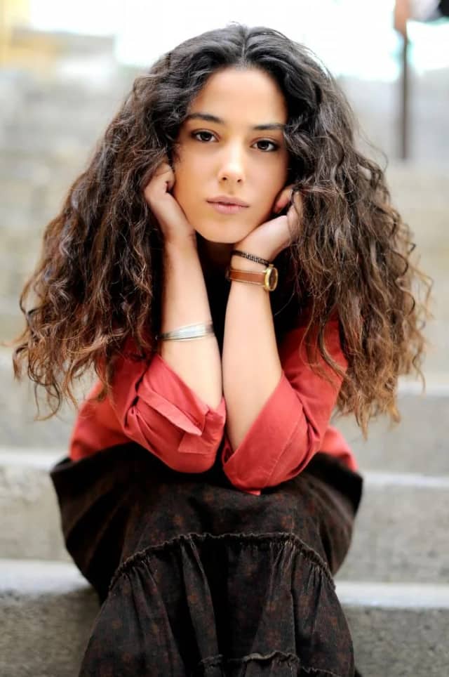 Cansu Tosun Biyografisi foto galeri 1