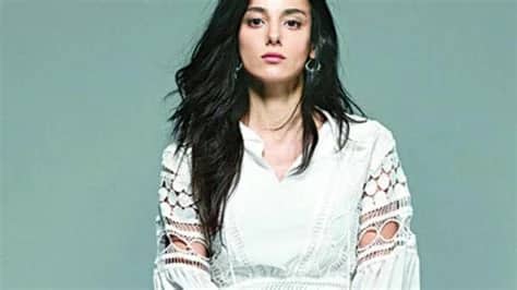 Cansu Tosun Biyografisi foto galeri 3