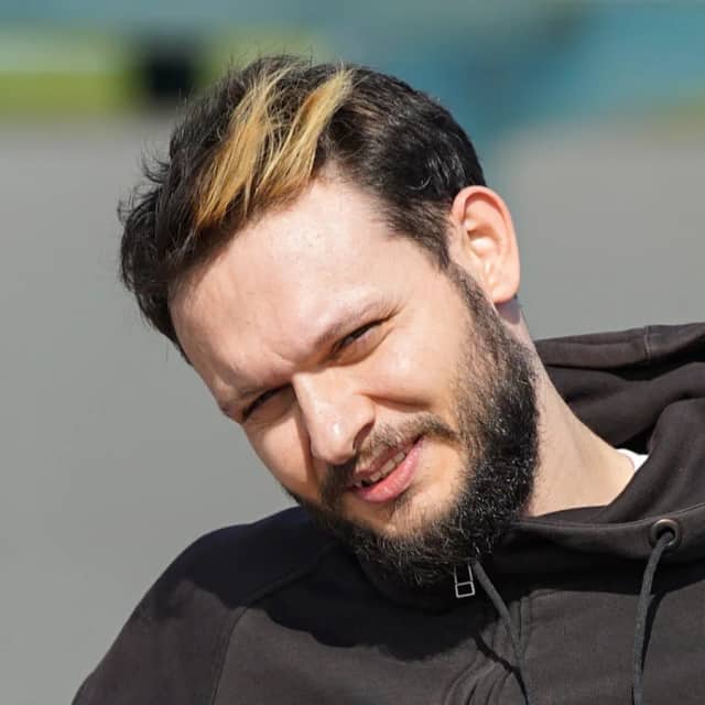 Cihan Kosif Biyografisi foto galeri 3