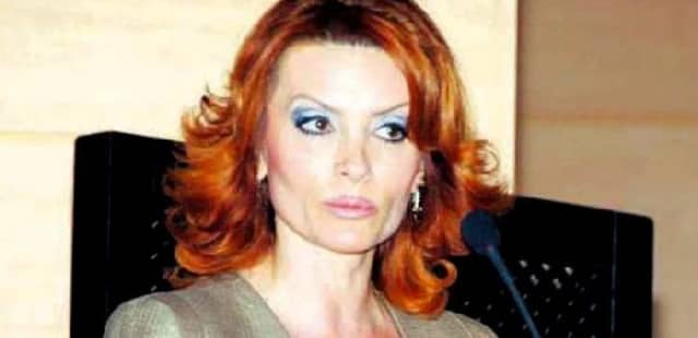 Demet Güngör Biyografisi foto galeri 4