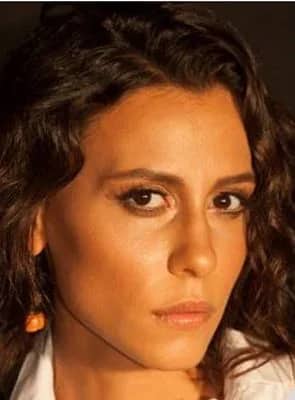 Derya Çavuşoğlu Biyografisi foto galeri 1