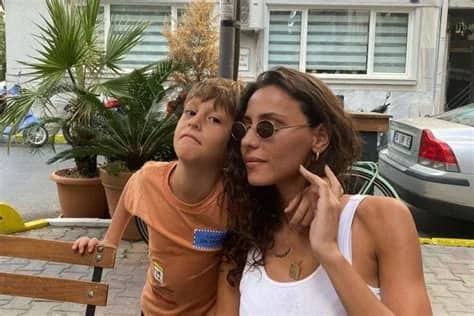 Derya Çavuşoğlu Biyografisi foto galeri 3