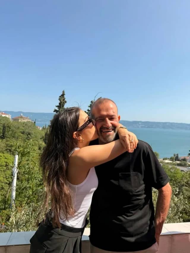 Derya Özdemir Biyografisi foto galeri 3