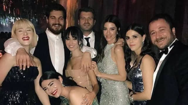 Duygu Sarışın Biyografisi foto galeri 4