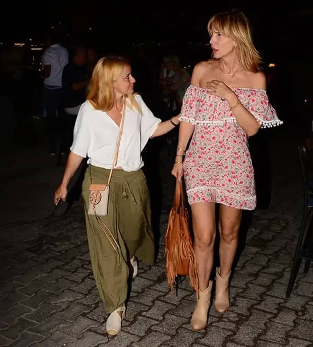 Elif Dürüst Biyografisi foto galeri 1