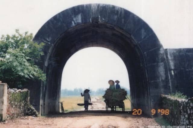 Eşet Nadir Biyografisi foto galeri 1
