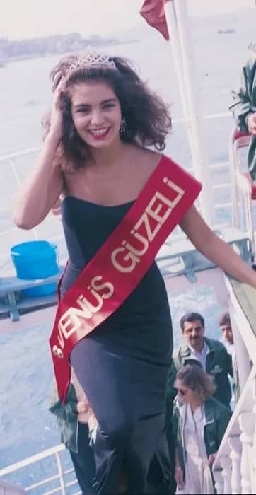 Esin Moralıoğlu Biyografisi foto galeri 1