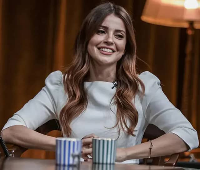 Ezgi Eyüboğlu Biyografisi foto galeri 5
