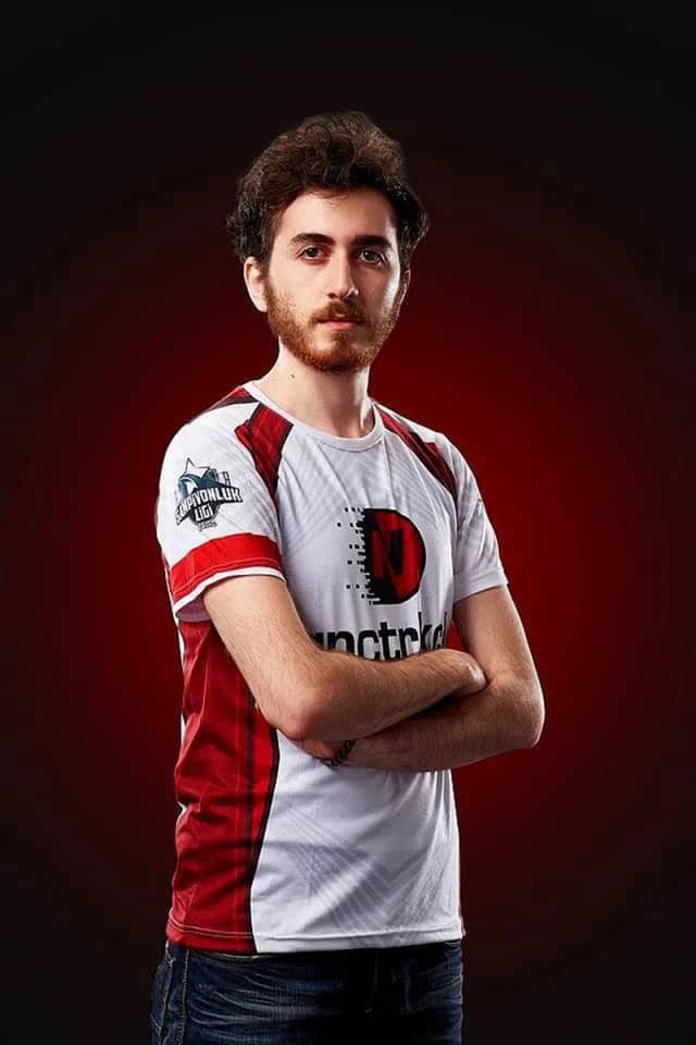 Ferit Karakaya Biyografisi foto galeri 1