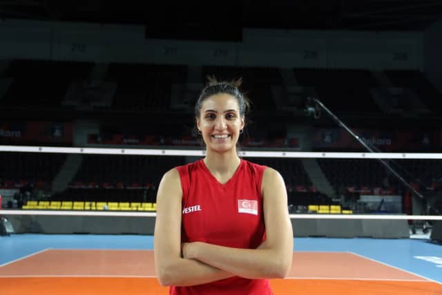 Gözde Yılmaz Biyografisi foto galeri 1