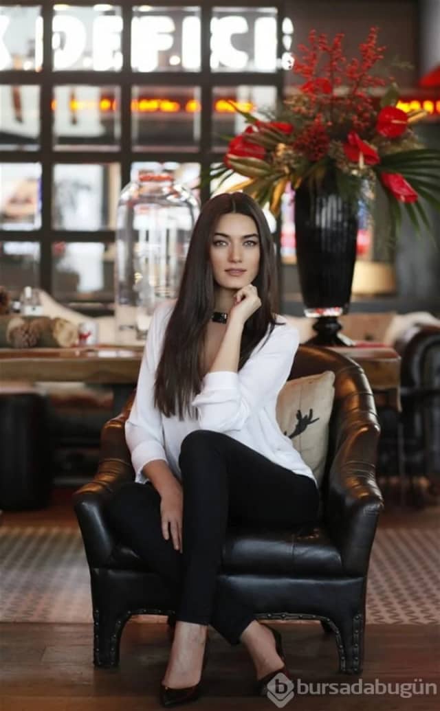 Hande Subaşı Biyografisi foto galeri 4