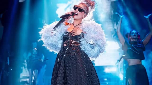 Hande Yener Biyografisi foto galeri 3