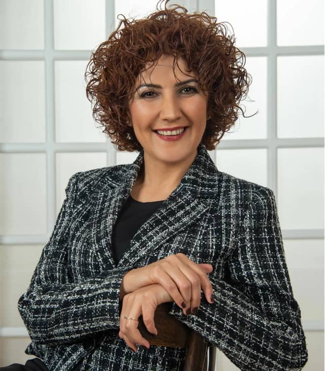 Hülya Mutlu Biyografisi foto galeri 2