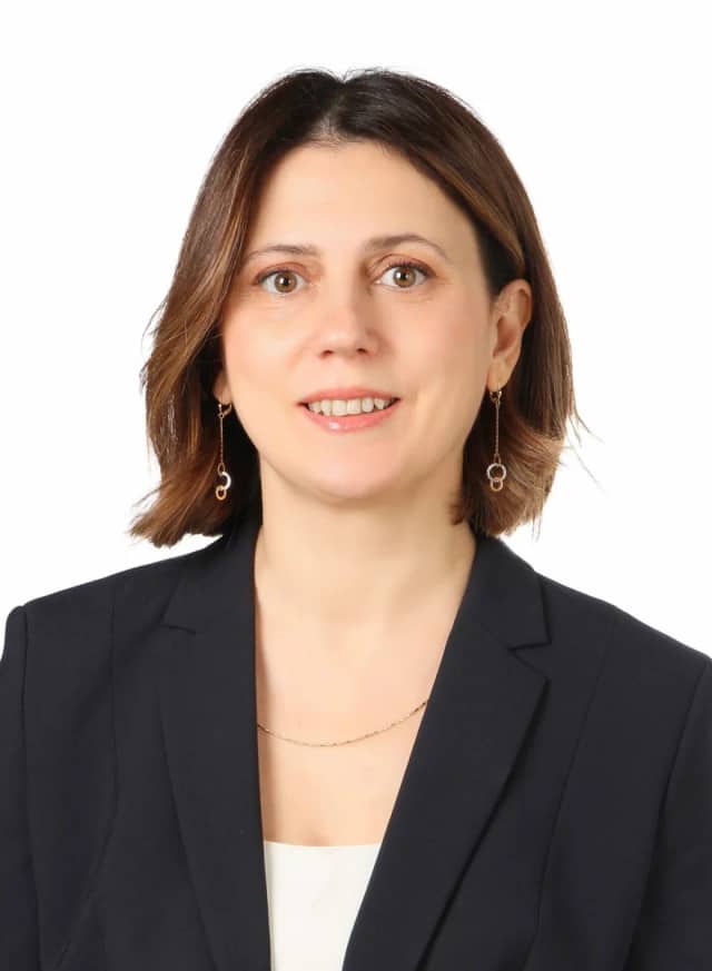Işıl Carfi Urgancı Biyografisi foto galeri 1