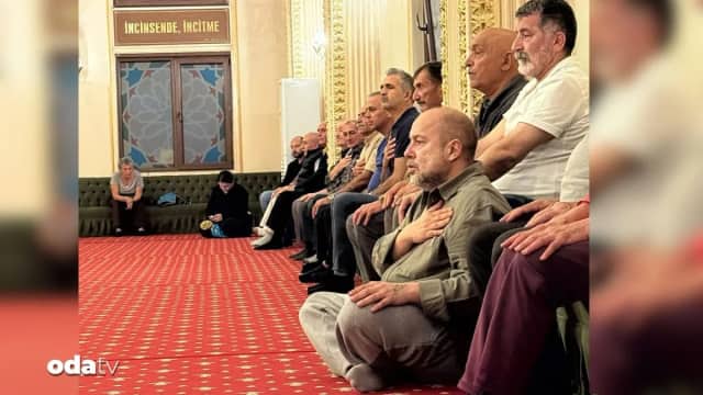 İzzet Çapa Biyografisi foto galeri 1