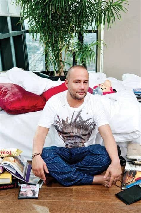 İzzet Çapa Biyografisi foto galeri 3