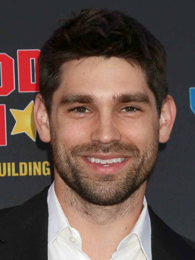 Justin Gaston Biyografisi foto galeri 1