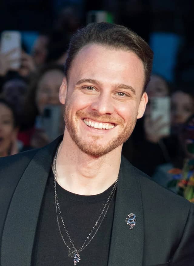Kerem Bürsin Biyografisi foto galeri 4