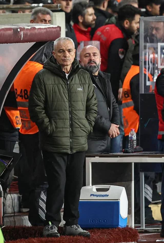 Laçin Mıstıkoğlu Biyografisi foto galeri 3