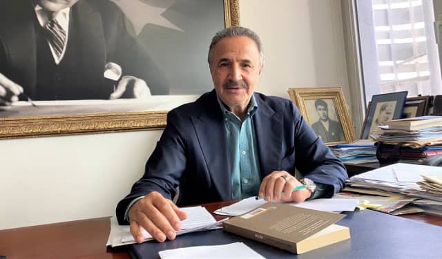 Mehmet Sevigen Biyografisi foto galeri 4