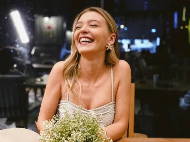 Melisa Döngel Biyografisi foto galeri 3