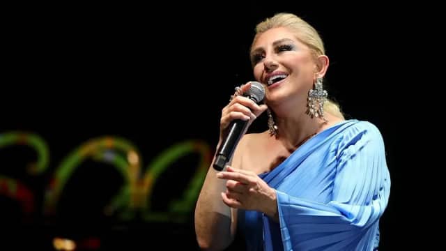 Muazzez Ersoy Biyografisi foto galeri 2