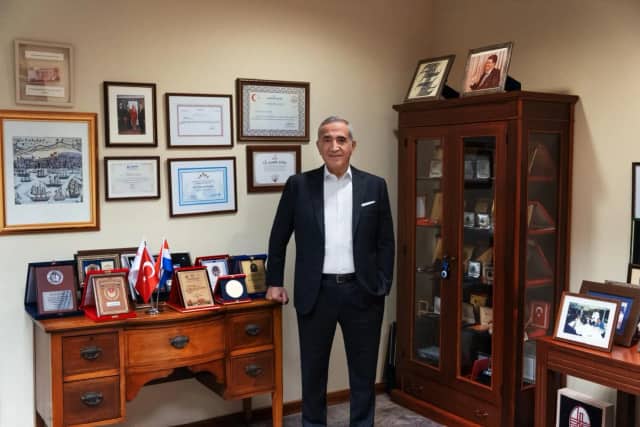 Mustafa Süzer Biyografisi foto galeri 3