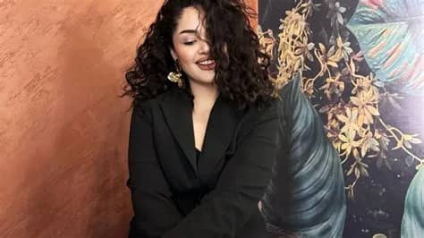 Naz Şenlendirici Biyografisi foto galeri 2