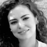 Nihal Akkaş Biyografisi foto galeri 1