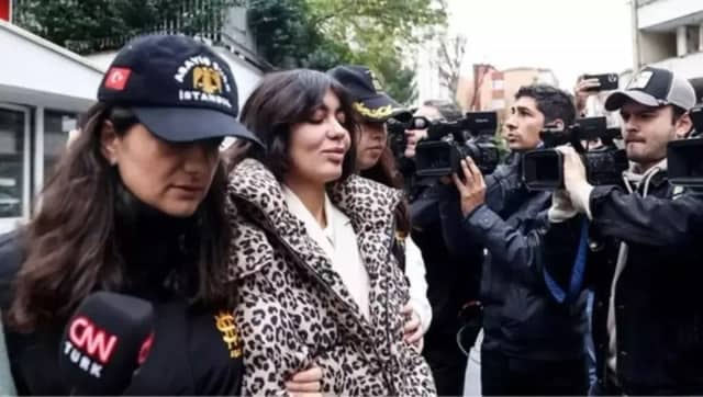 Nihal Akkaş Biyografisi foto galeri 3