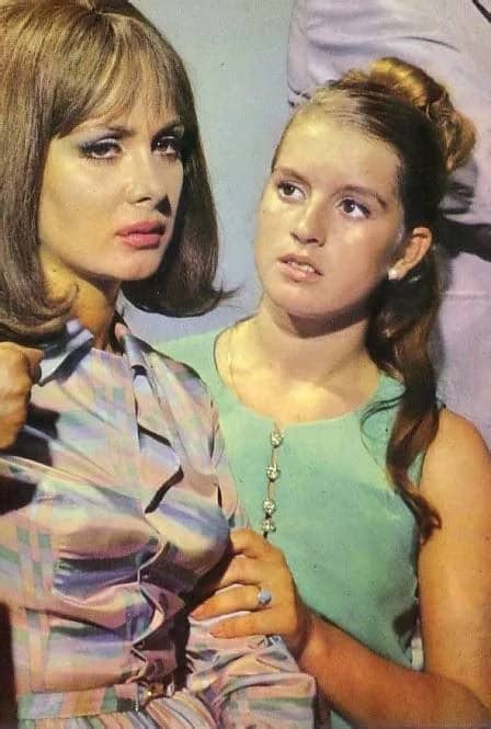 Nilüfer Koçyiğit Biyografisi foto galeri 2