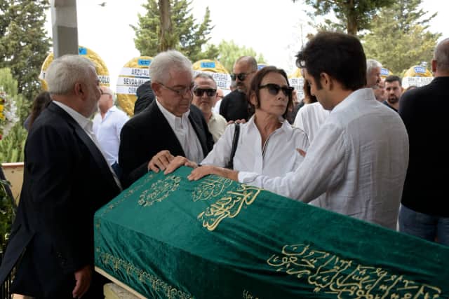 Nilüfer Sülüner Biyografisi foto galeri 2