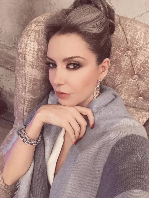 Öykü Serter Biyografisi foto galeri 4