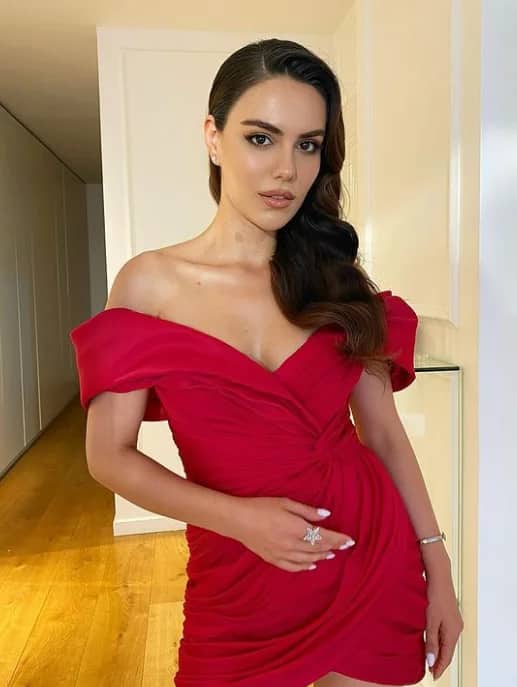 Özgü Kaya Biyografisi foto galeri 4