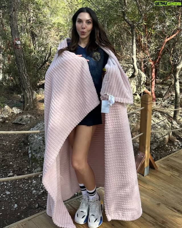 Pelin Uluksar Biyografisi foto galeri 2