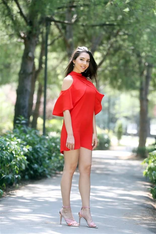 Pelin Uluksar Biyografisi foto galeri 3