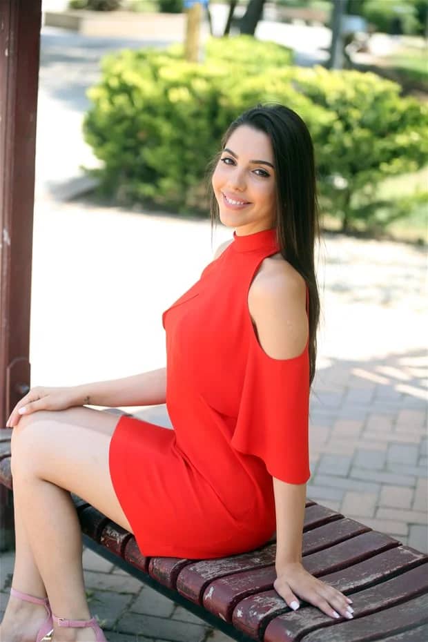 Pelin Uluksar Biyografisi foto galeri 5