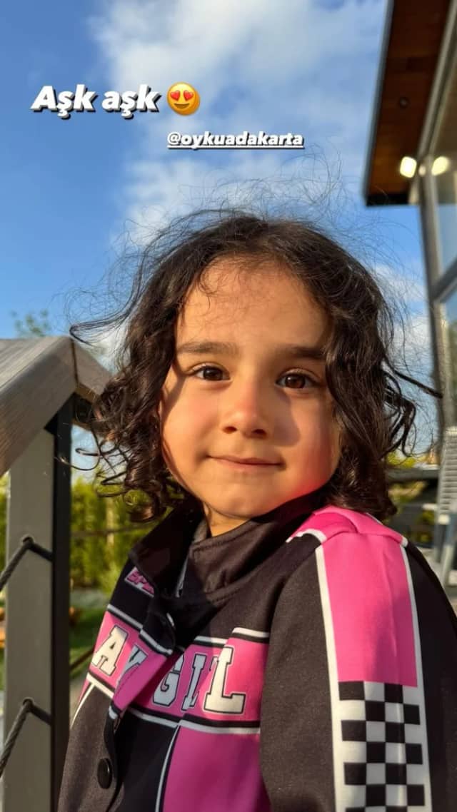 Pembe Hidayetoğlu Biyografisi foto galeri 2