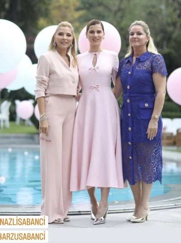Pembe Sabancı Biyografisi foto galeri 1