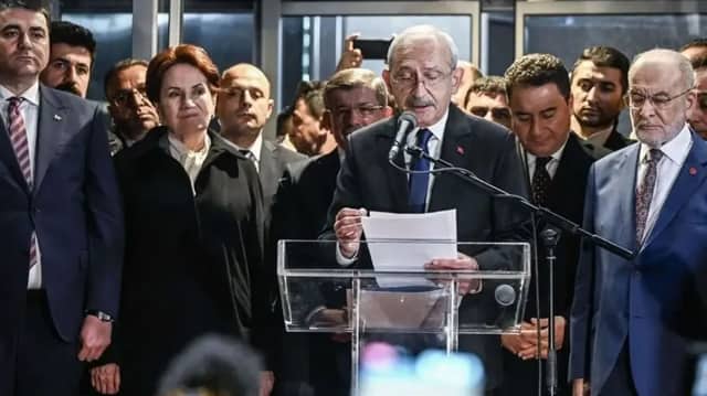 Saadet Kılıçdaroğlu Biyografisi foto galeri 4