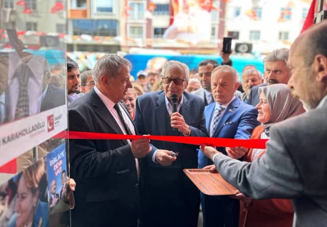 Sami Kumbasar Biyografisi foto galeri 3