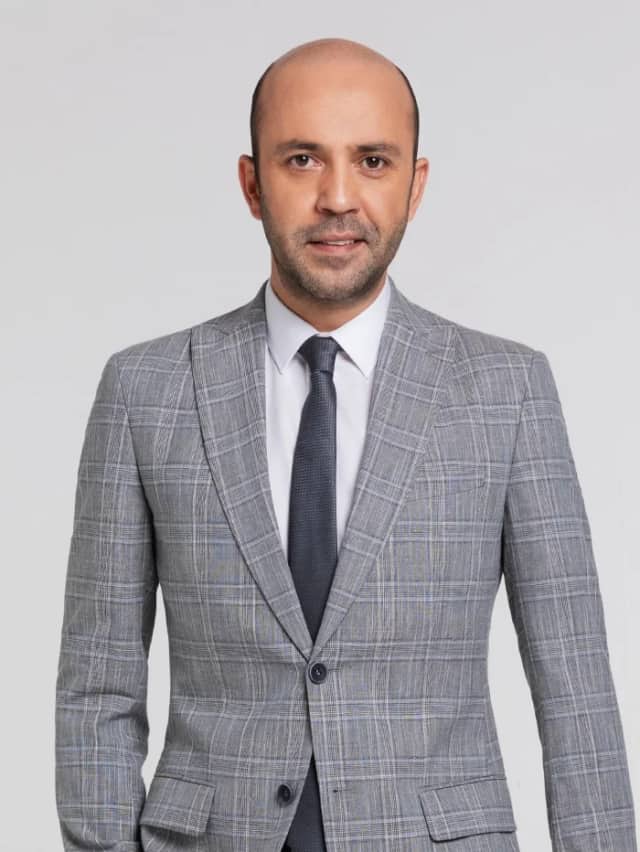 Sarp Akkaya Biyografisi foto galeri 2