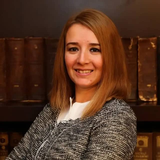 Senem Hakkı Karabulut Biyografisi foto galeri 4