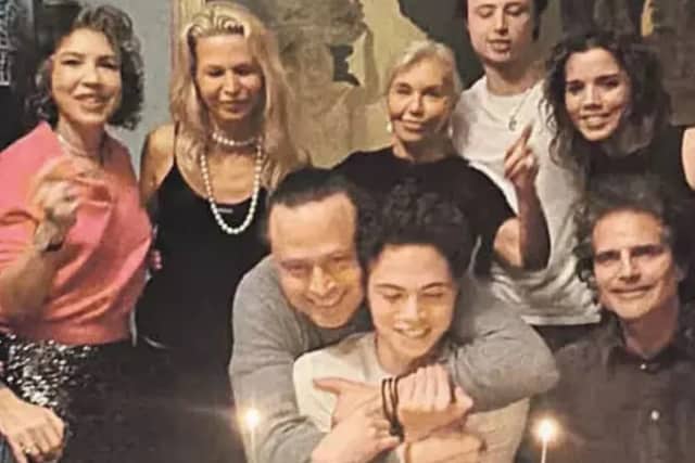 Sinan San Ekşioğlu Biyografisi foto galeri 1