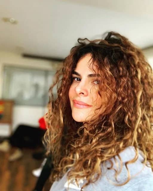 Tuba Çıkrıkçı Biyografisi foto galeri 2