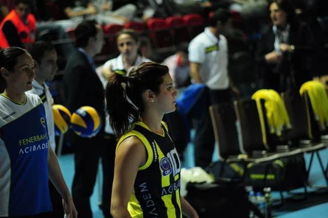 Yağmur Koçyiğit Biyografisi foto galeri 2