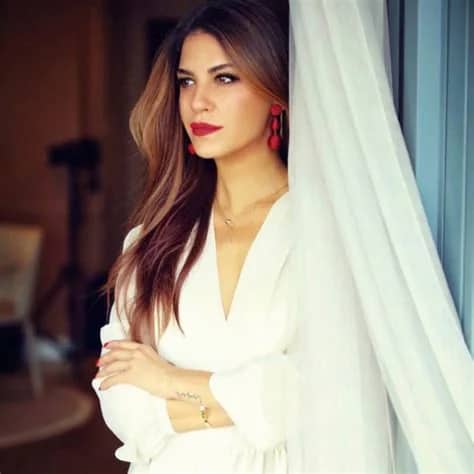 Yağmur Ünal Biyografisi foto galeri 2