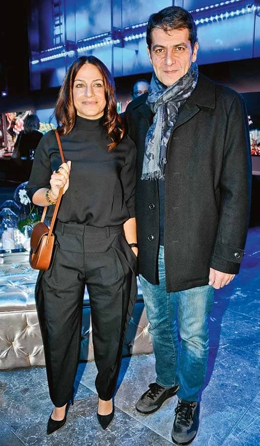 Yasemin Ferhangil Biyografisi foto galeri 3