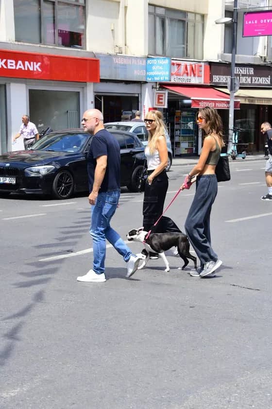 Yasemin Germiyanlıgil Biyografisi foto galeri 1